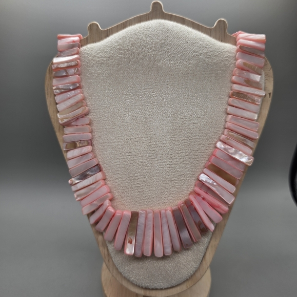 Jewelry - Vintage Mother Of Pearl Shell Neckalce